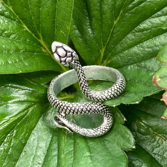 Vintage-Style Punk Snake Wrap Around Emo Cool Silver Alloy Adjustable Ring H221 - Picture 2 of 16